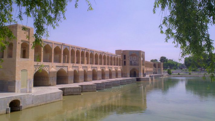 جاذبه های توریستی شهر اصفهان: زاینده رود